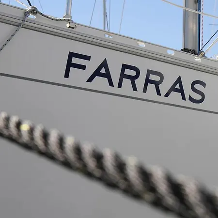 Hotel en barco In A Boat - *