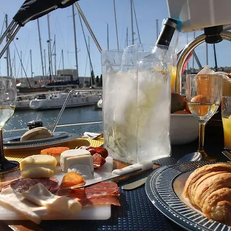 In A Boat - * Lisboa