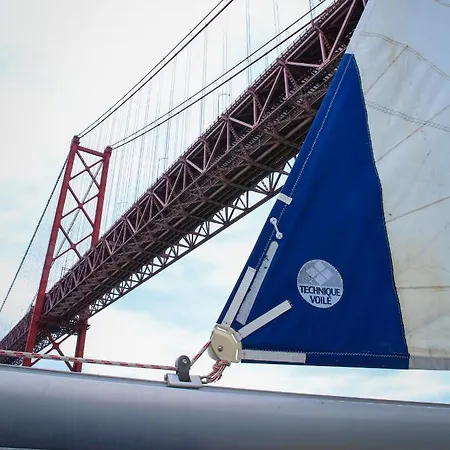 Hotel en barco In A Boat - Lisboa