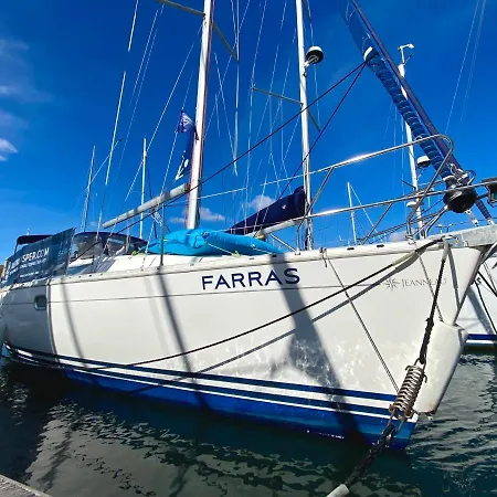 In A Boat - Hotel en barco Lisboa