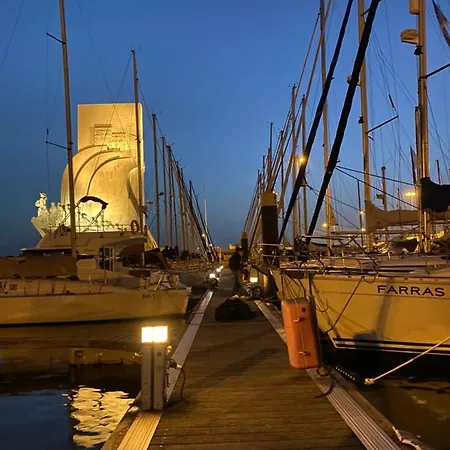 In A Boat - Hotel en barco Lisboa