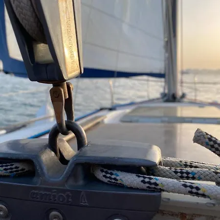 In A Boat - Ботель *
