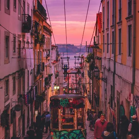In A Boat - Lisboa